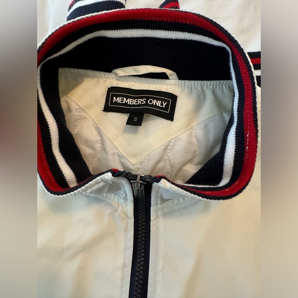 Members Only Nylon Jacket - Size Small - Picture 8 of 9